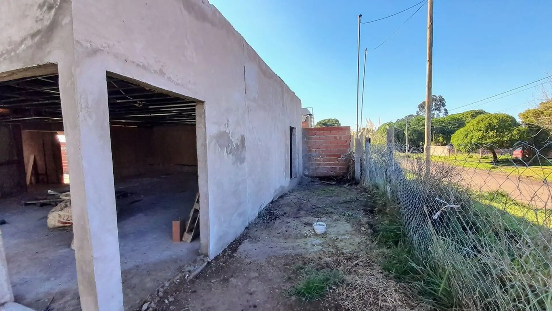VENTA CASA A TERMINAR 3 AMBIENTES-ACANTILADOS