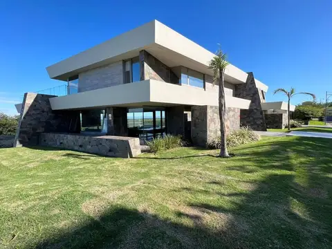 Alquiler casa tres dormitorios La Cuesta Calera