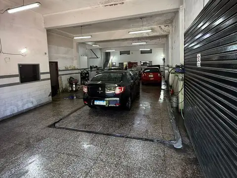 Venta en block. Galpon, 2 dtos y quincho!