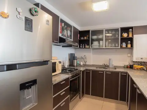 Departamento 4 ambientes con 2 baños