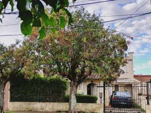 Tu Casa c/ Cochera Jardín y Parrilla en Boulogne
