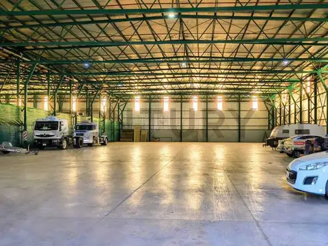 Venta de Galpón grande en Guaymallén