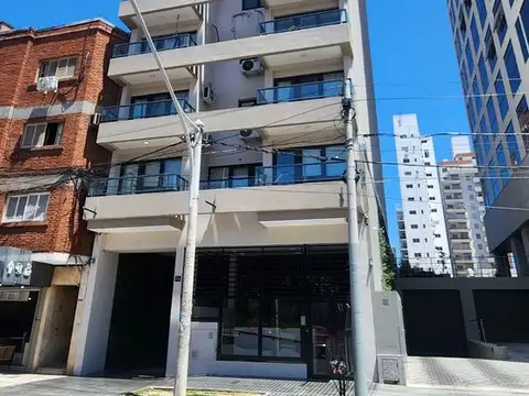 Dpto 1 dorm con cochera en venta en Bv Pellegrini