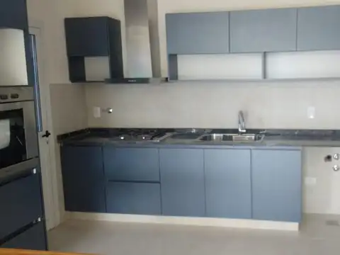 Casa en Alquiler en Maza, $ 1.250