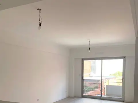2 AMB CON BALCON y PATIO - NUEVO