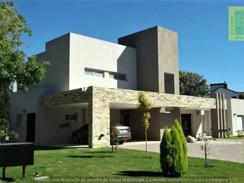 Casa en Venta en Tristán Suárez, USD 480.000