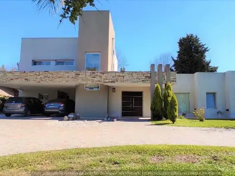 Casa En Venta En Tristan Suarez