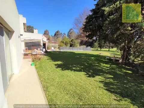 Casa en Venta con 1 cochera