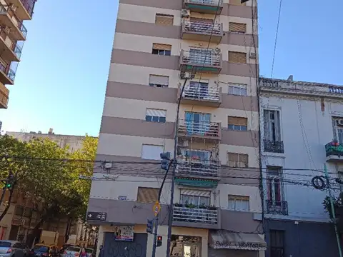 Luminoso y aireado departamento.