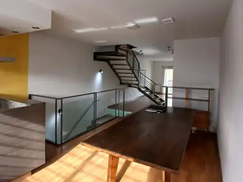 Depto Tipo Casa en Alquiler de 4 dormitorios