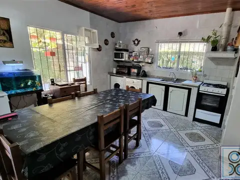 Casa 2 ambientes con 2 baños