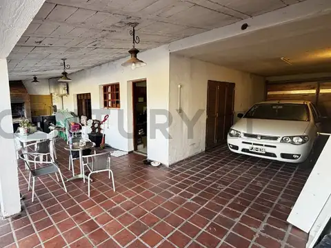 Maestro Vidal 1800, Piso 0