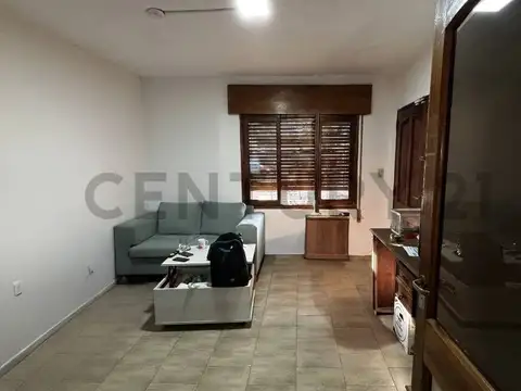 Maestro Vidal 1800, Piso 0