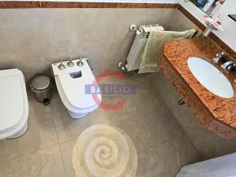 VENTA CHALET 5 AMBIENTES CON PILETA, JARDÍN Y COCHERA EN MARTÍNEZ