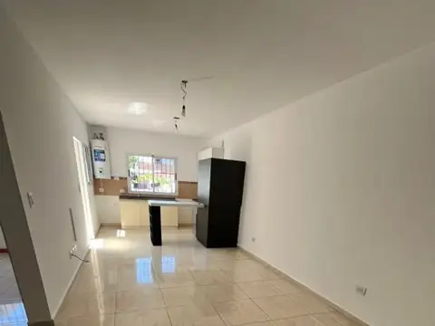 Depto Tipo Casa en Alquiler en Villa Pueyrredon, $ 900.000