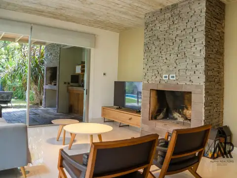 Casa en Alquiler Temporal con 2 cocheras