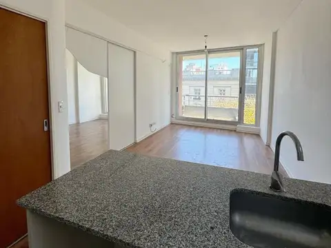 ALQUILER 2 ambientes con cochera.Av Pueyrredón entre Lavalle y Tucumán