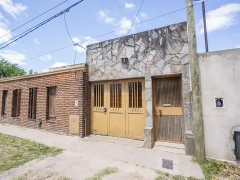 Casa 3 ambientes con 1 baño