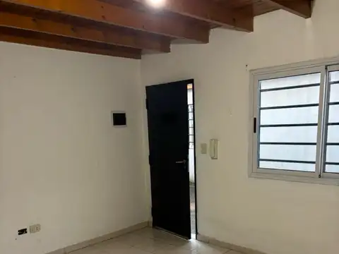 Depto Tipo Casa Monoambiente con 1 baño