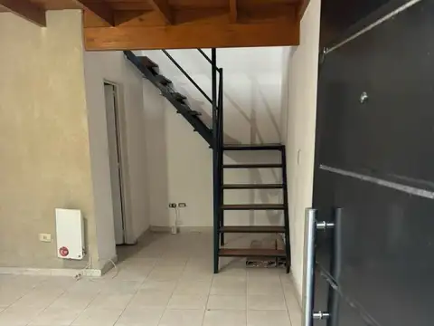 Depto Tipo Casa en Alquiler de Monoambiente