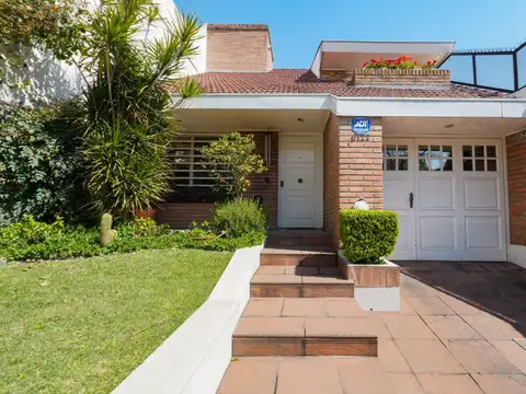 VENTA CASA DOS PLANTAS JARDIN PILETA V. BALLESTER