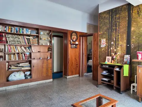 CASA EN VENTA DE 3 DORMITORIOS
