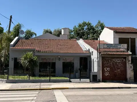 LOCAL , MARTINEZ , FRENTE A UNICENTER 