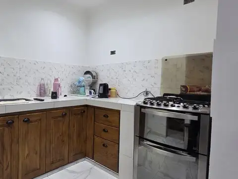 CASA 3 AMBIENTES VENTA BANFIELD CON LOCAL Y DEPTO