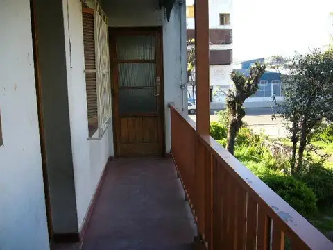 Avenida Eva Perón 6700, Piso 1