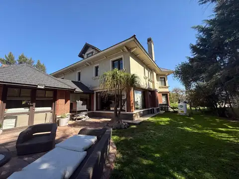 Venta Casa parque pileta jacuzzi