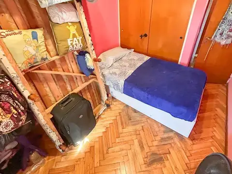 Casa sin expensas 1° piso por escalera 3 ambientes al frente