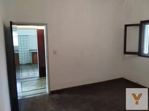 Casa en venta - 4 Dormitorios 2 Baños - 380Mts2 - Quilmes