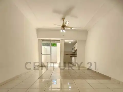 Venta Departamento Monoambiente en Liniers con patio