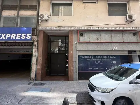 Oficina 7 Ambientes semi amueblada C/Balcon