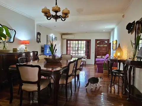 Casa 5 ambientes con 3 baños