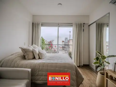 CARACAS 4600, Piso 8