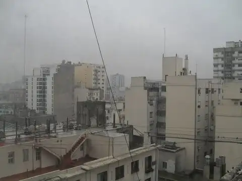 Balvanera, La Rioja y Av Rivadavia, 3 amb, u$s 600 + expensas ( Nov 2025= $ 150,000) + servicio...