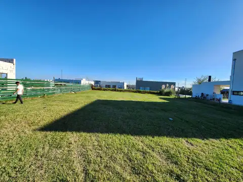 La Pista  al 1500 Barrio Cerrado Santa Isabel Etapa 2