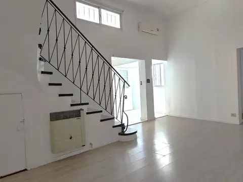 Depto Tipo Casa en Venta de 4 ambientes
