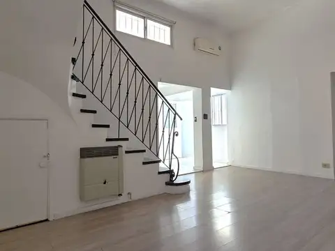 Depto Tipo Casa en Venta en Parque Chacabuco, USD 134.000