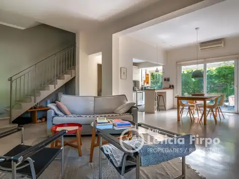 PH tipo casa, desarrollado en tres plantas, 6 ambientes con patio