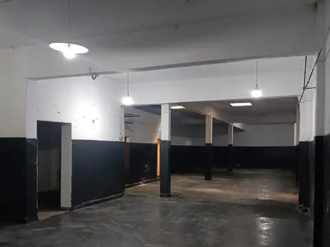 MUY BUEN PRECIO venta Galpón con local