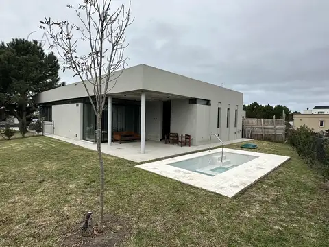 Casa en Alquiler de 3 dormitorios