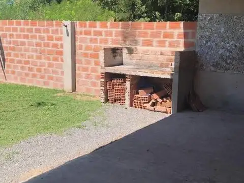 CASA QUINTA EN  VENTA CON AMPLIO PARQUE-CHIVILCOY