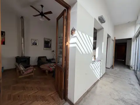 Increible Casa en parque Chas con Jardin  