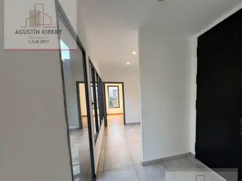 Casa 4 ambientes con 4 baños