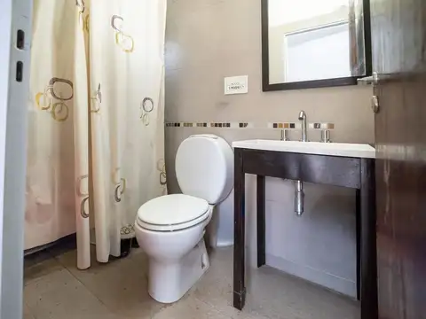 VENTA CASA BAIGORRIA 4 DORMITORIOS PARQUE Y PILETA