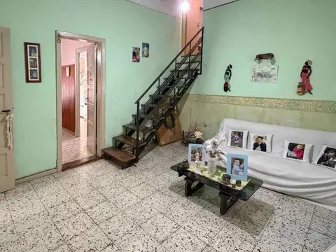 Casa 5 ambientes con 2 baños