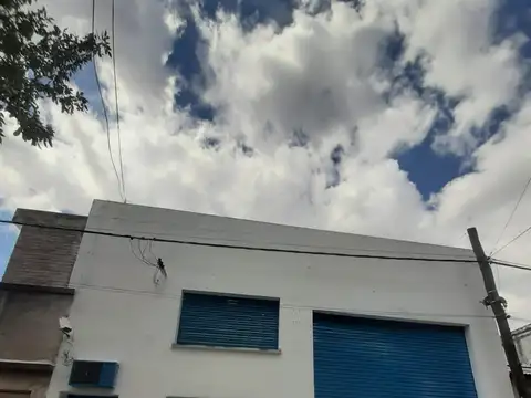 Galpon en Alquiler en Barrio España y Hospitales, $ 2.000.000