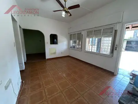 Depto Tipo Casa en Alquiler con 2 cocheras